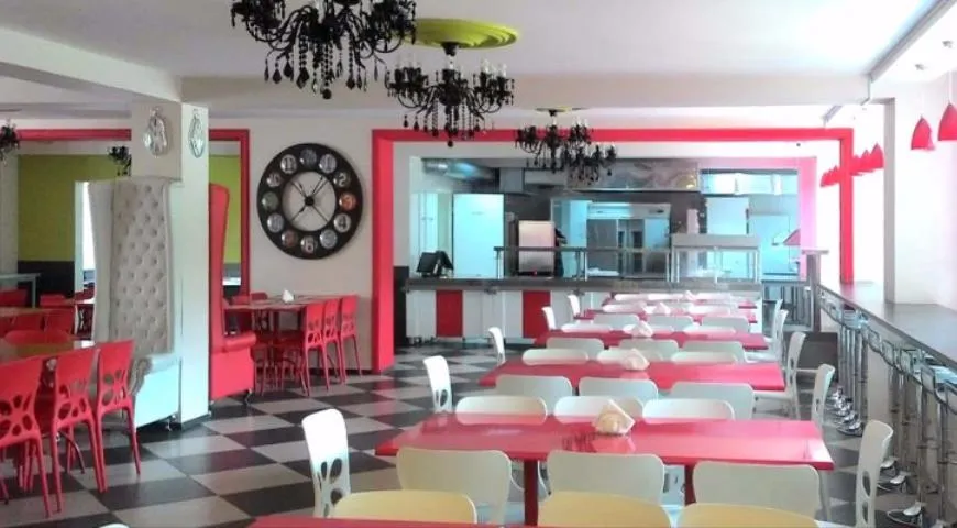 Столовая школы №1250, переоборудованная в ресторан в рамках проекта "Мой школьный ресторан"