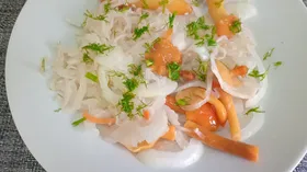 Салат с квашеной капустой