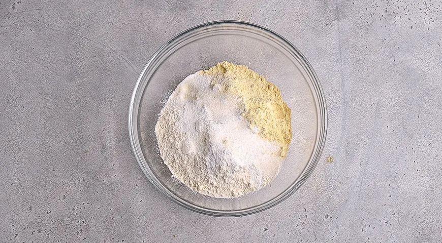 Кукурузные кексы с сосисками