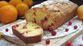 Кекс с вяленой клюквой