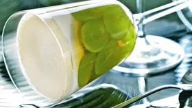 Рецепты с кисломолочными продуктами, ягодами и соком