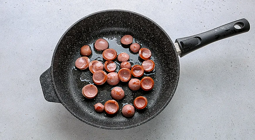 Шакшука с сардельками