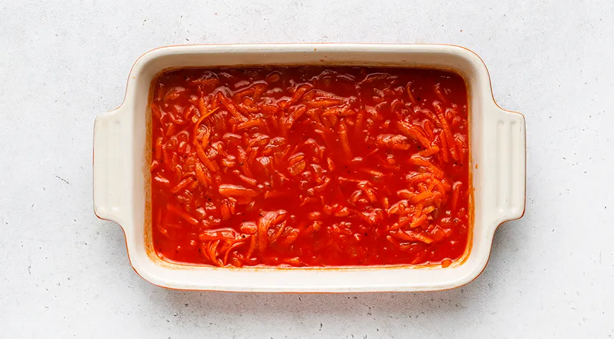 Рыбные тефтели с рисом в томатном соусе в духовке