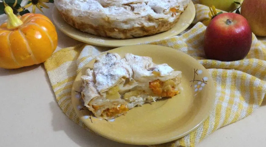 Пирог из лаваша с тыквой и яблоками