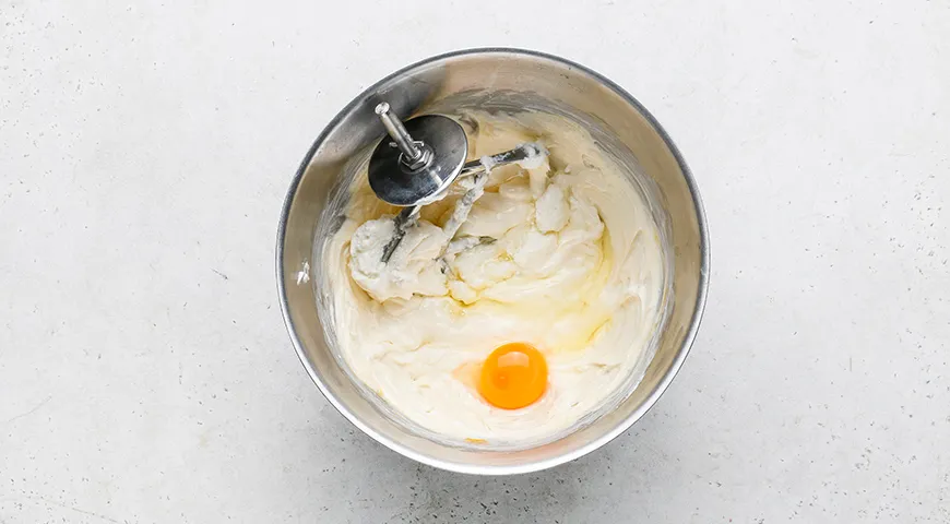 Карамельный чизкейк с арахисом