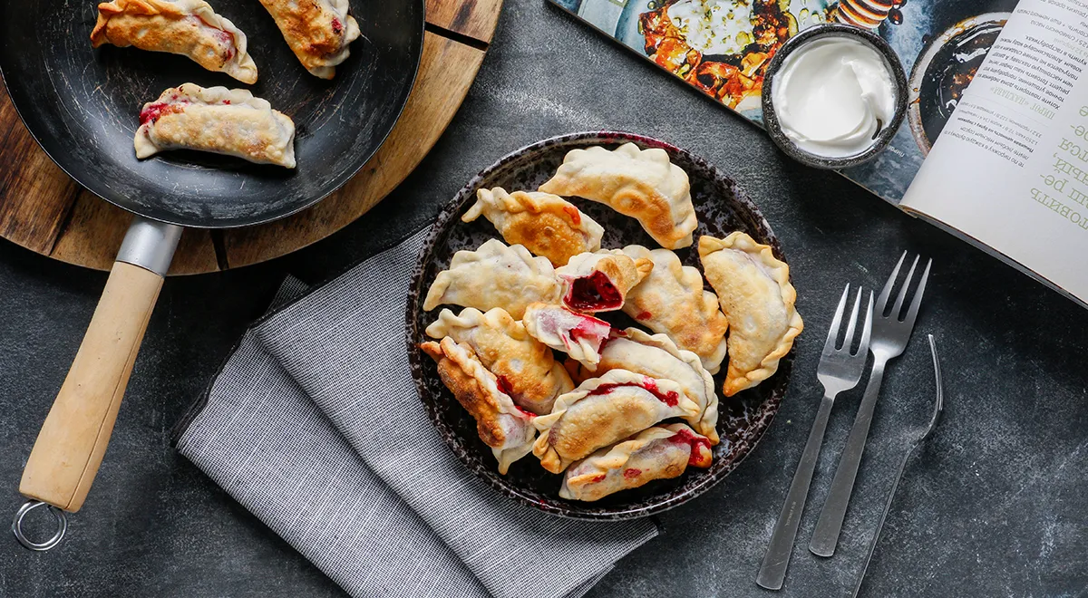 Рецепт жареных вареников с вишней