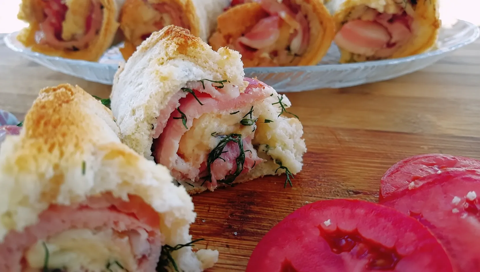 Готовим бутерброды - рулеты с сыром и английским беконом