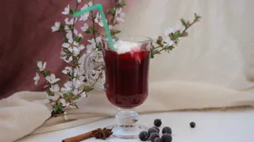 Кисель с чёрной смородиной и мороженым
