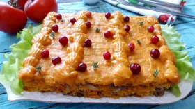 Тыквенно-кабачковый торт с солеными груздями