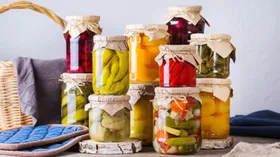 Стало известно, когда прошлогодние закрутки становятся смертельно опасными