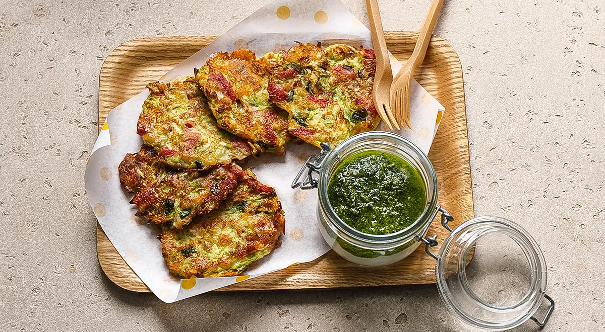 Оладьи из кабачков с сыром и салями