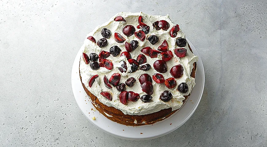 Ванильный торт с черешней