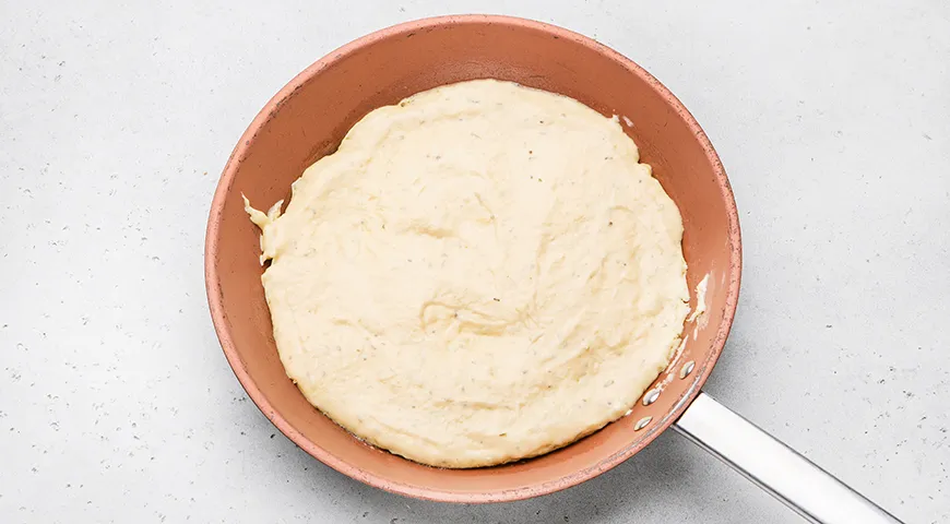 Пицца на сметане на сковороде