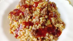 Птитим с кроличьим фаршем, кабачком и морковью