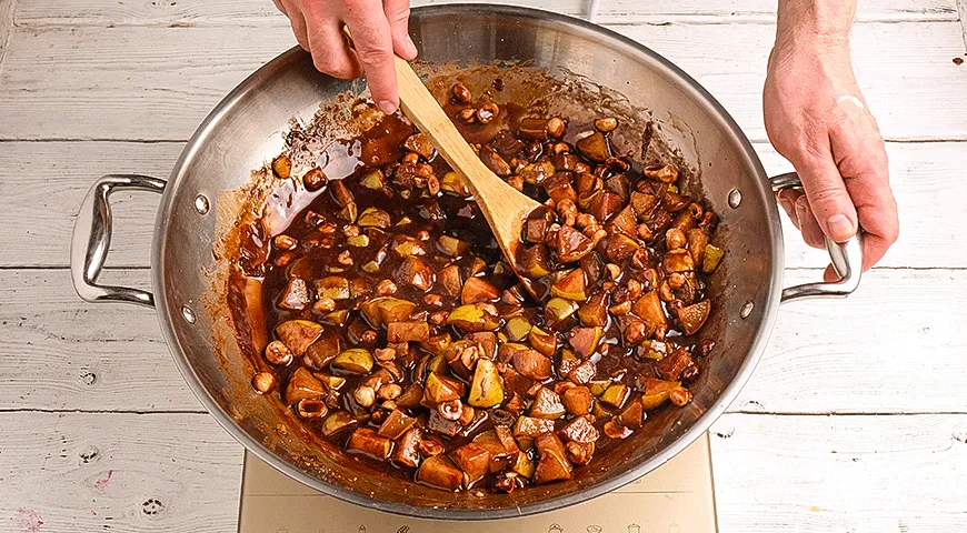 Варенье из груш с шоколадом и фундуком