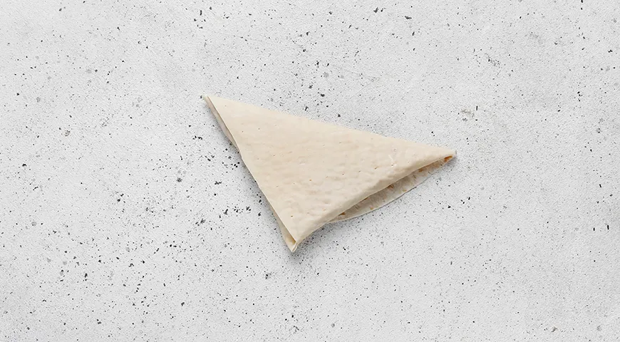 Конвертики из лаваша с творогом и зеленью